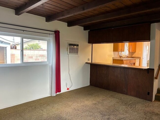 Building Photo - GREAT 3BD HOUSE WITH INCREDIBLE OUTDOOR SP...