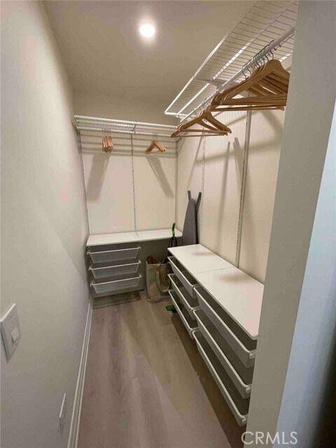 Building Photo - 706 6th Ave