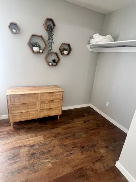 Building Photo - 418 18th St