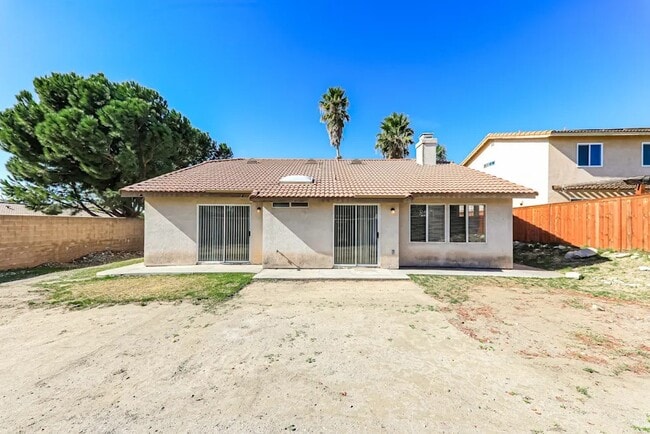 Building Photo - 3346 N Carnation Dr