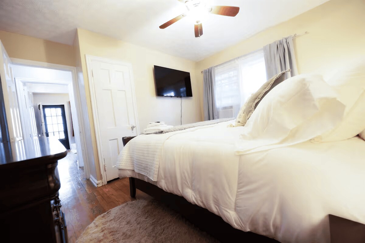 Building Photo - 3682 Glencairn Rd