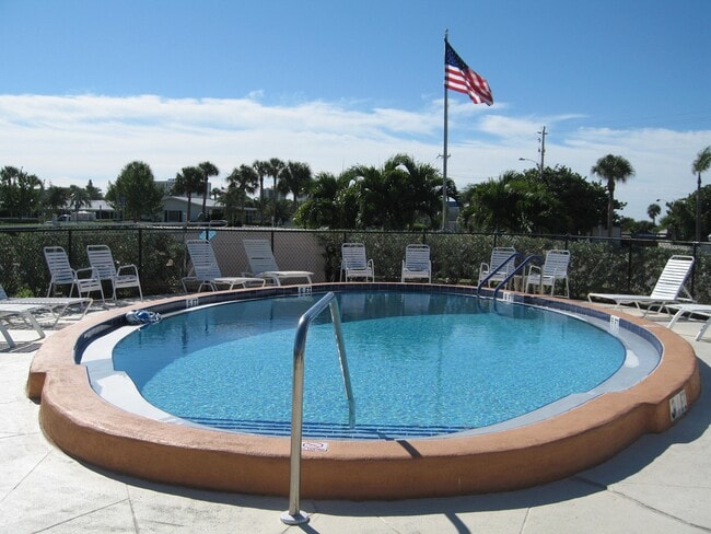 Building Photo - 200 The Esplanade N