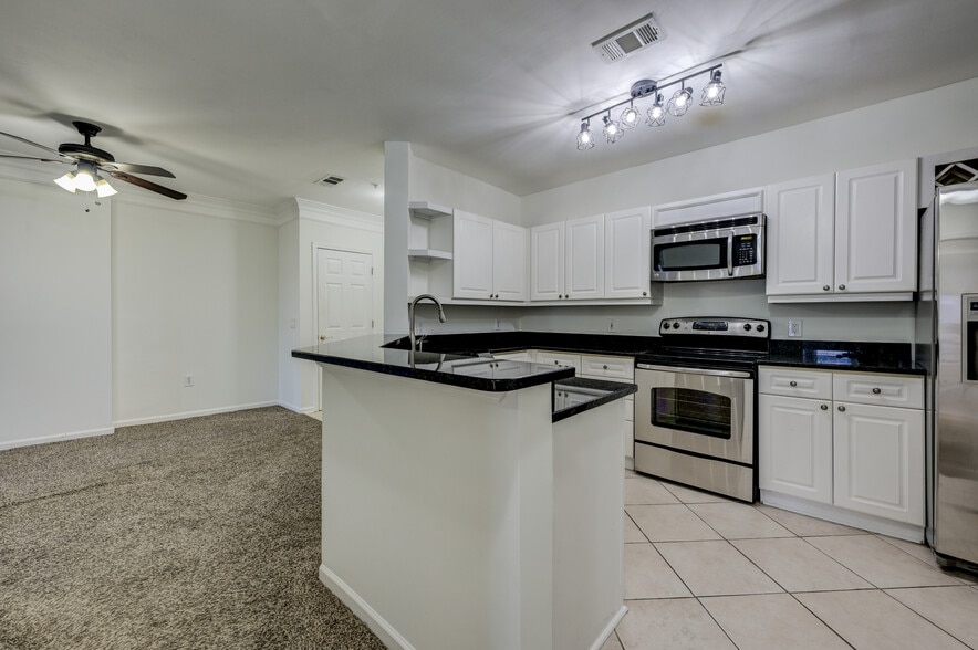 Building Photo - 3334 Peachtree Rd NE