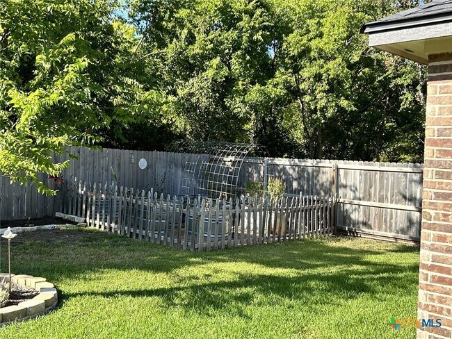 Building Photo - 2611 Bolzano Trl