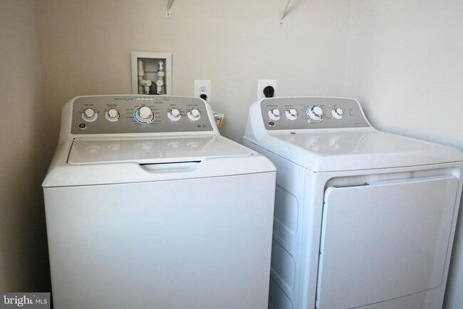 Building Photo - 110 Mariners Wy