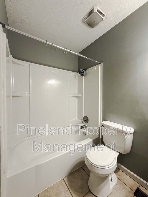 Building Photo - 6151 Wynnwood Dr