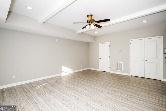 Building Photo - 10 Magan Ct