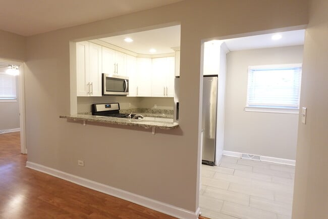 Building Photo - 2401 Huron Terrace