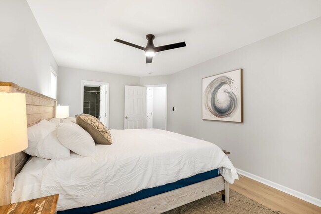 Building Photo - 420 Alpha St