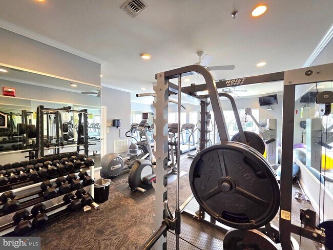 Building Photo - 4560 Strutfield Ln