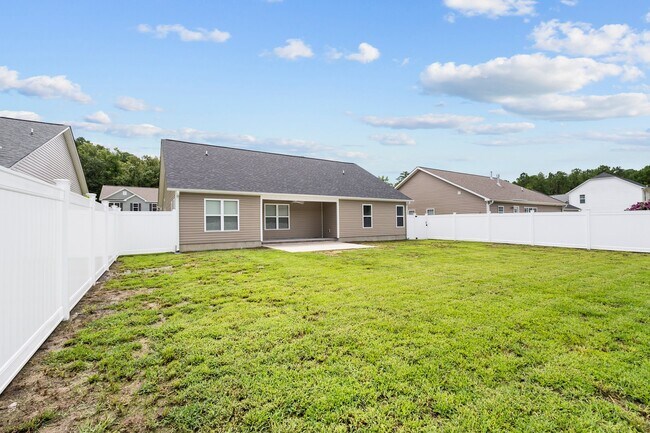 Building Photo - 118 Station Yard Rd