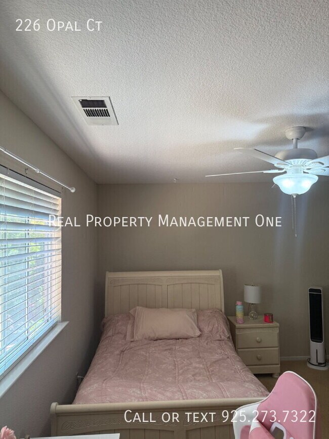 Building Photo - 226 Opal Ct