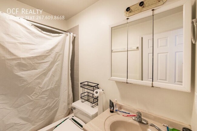 Building Photo - 2 Bed West Philadelphia Apartment