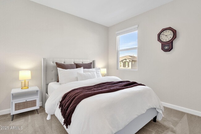 Building Photo - 5823 E Rose Garden Ln