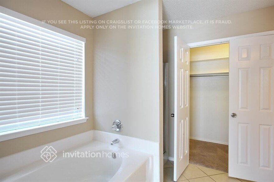 Building Photo - 614 St Eric Dr