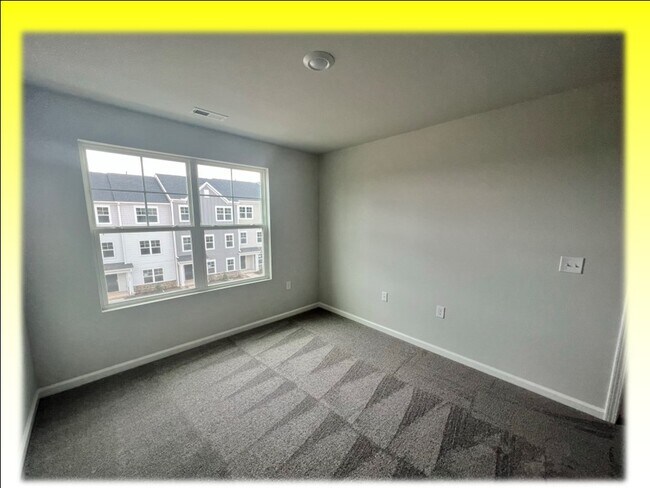 Building Photo - 753 Gimari Dr