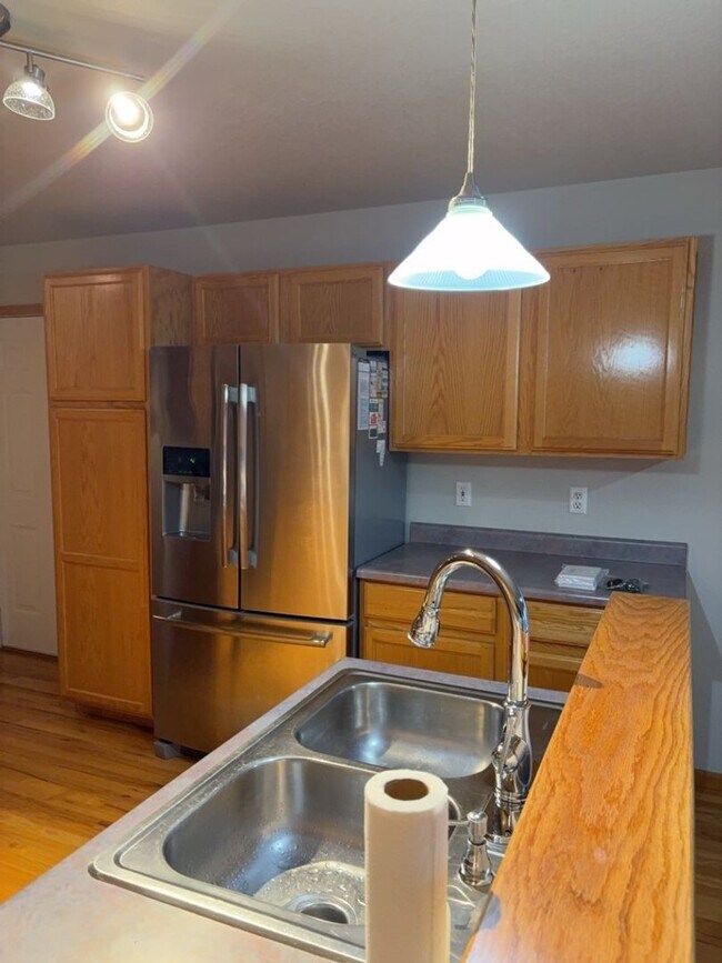 Building Photo - 3bd/3ba Johnstown Home with 2-Car Garage &...