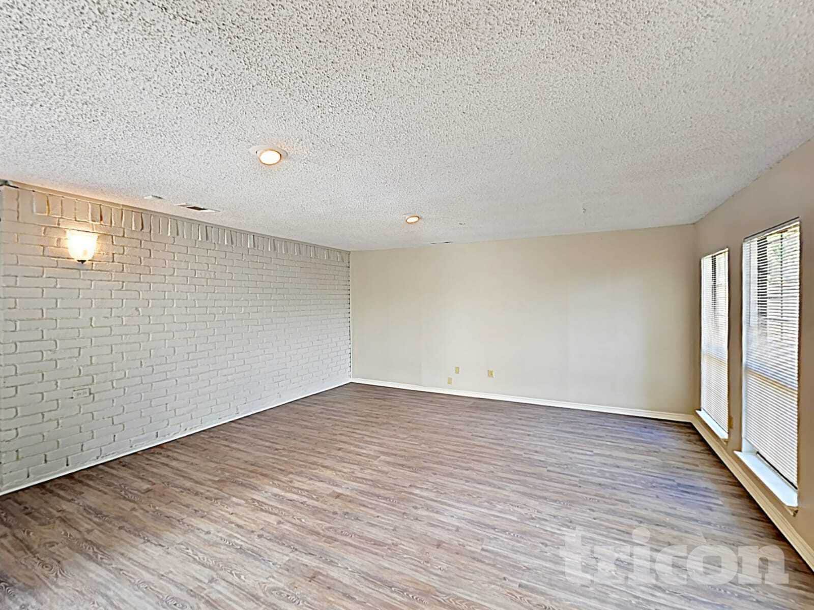 Building Photo - 7309 Hedge Dr