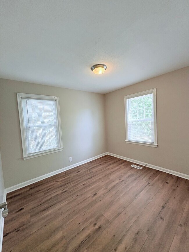 Building Photo - Remodeled 3BR 1BA Home w/ New Appliances • Large Fenced Backyard in Columbus