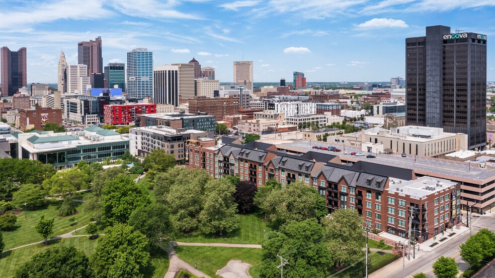 Building Photo - Residences at Topiary Park