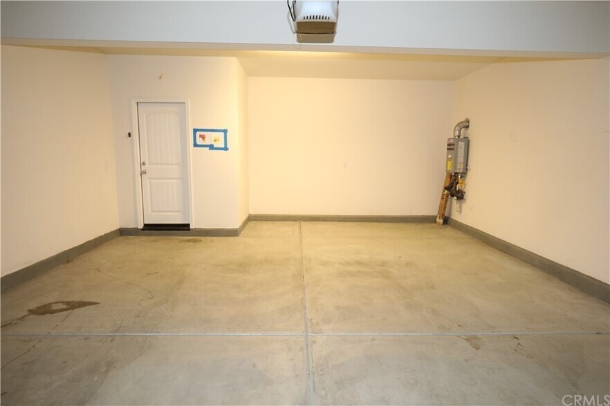 Building Photo - 1006 Peach Grv
