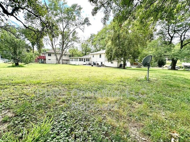 Building Photo - 5851 S 51st St
