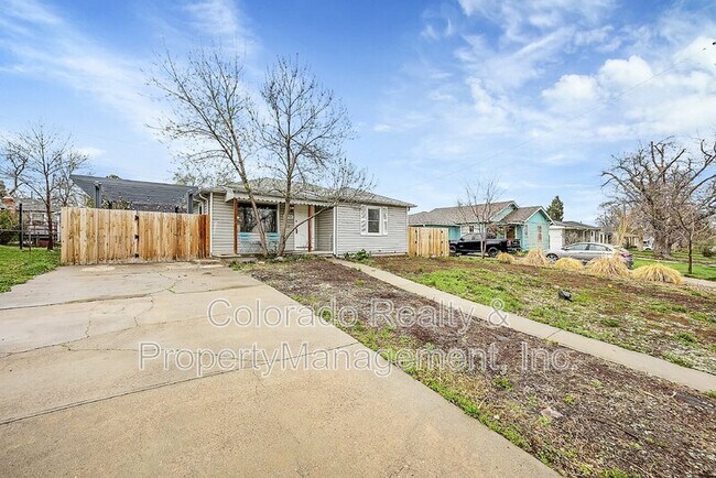 Building Photo - 2761 S Hazel Ct