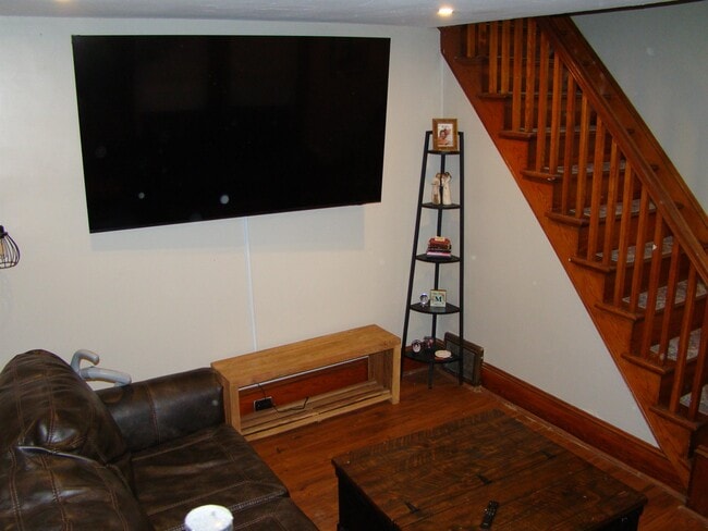 Building Photo - 13 Back River Rd