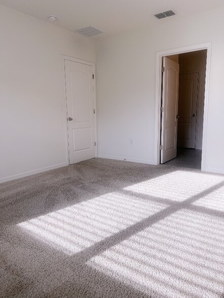Building Photo - 316 Pitch Pine Dr