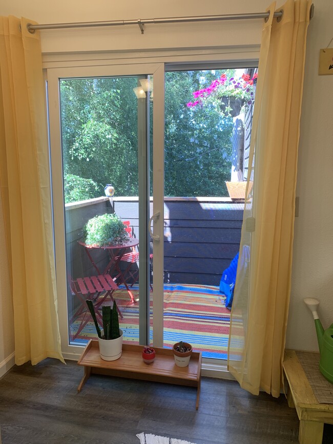 Building Photo - 2231