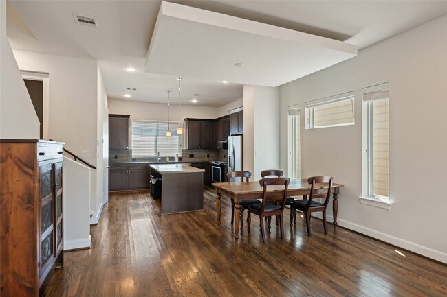 Building Photo - 314 Eado Park Cir