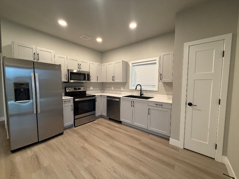 Building Photo - 651 Washington St