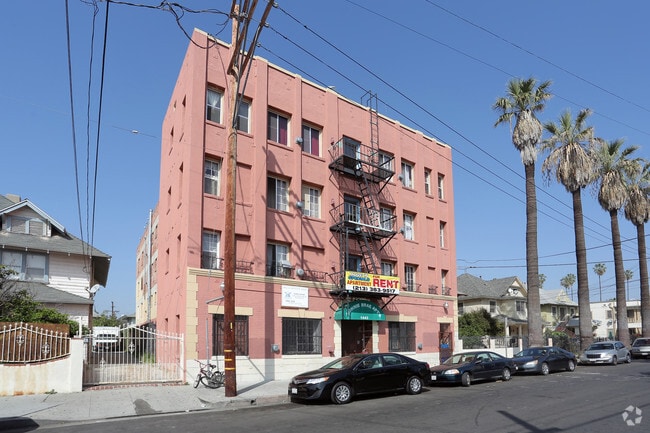 Building Photo - Welcome to 1443 Bonnie Brae Apartments – Classic Style Meets Modern Convenience!