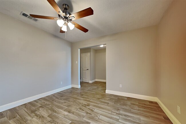 Building Photo - 19902 Pinefield Ct