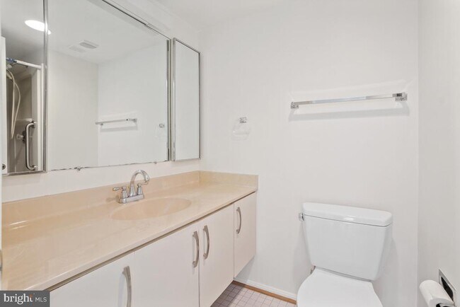 Building Photo - 5902 Mt Eagle Dr