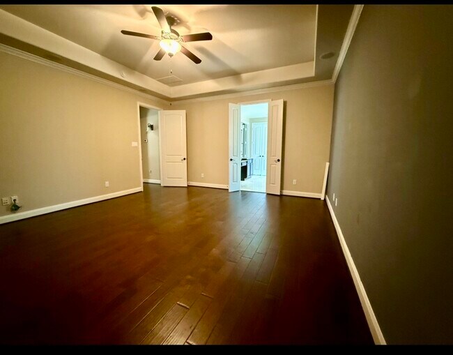 Building Photo - 10314 Hatcher Dr