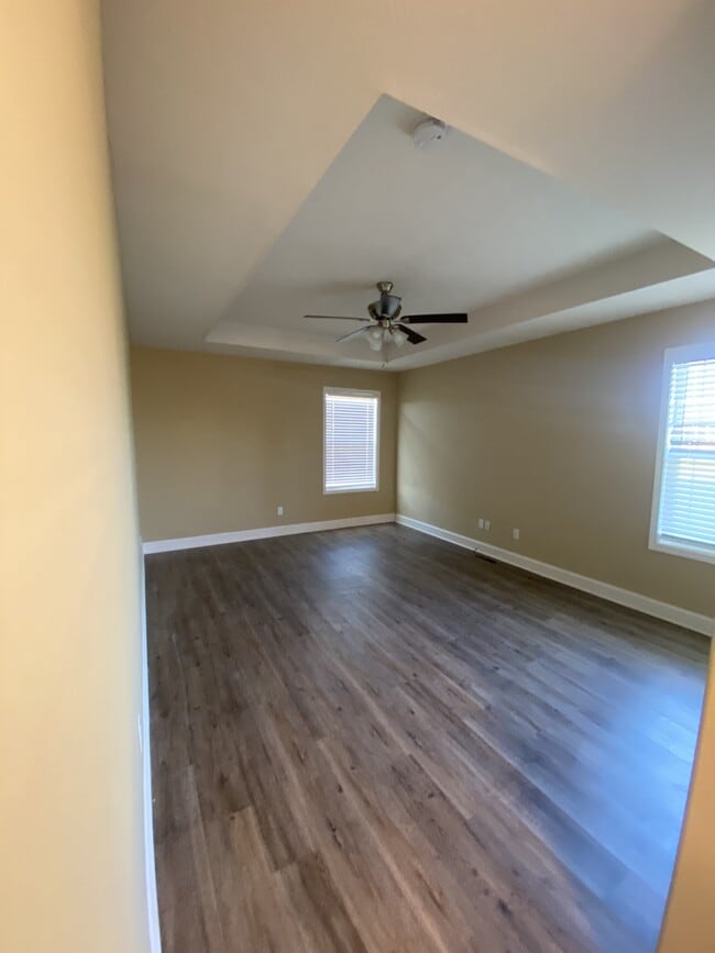 Building Photo - 328 Fairbanks Ave