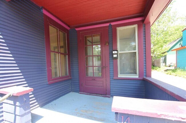 Building Photo - 14 Crombie St