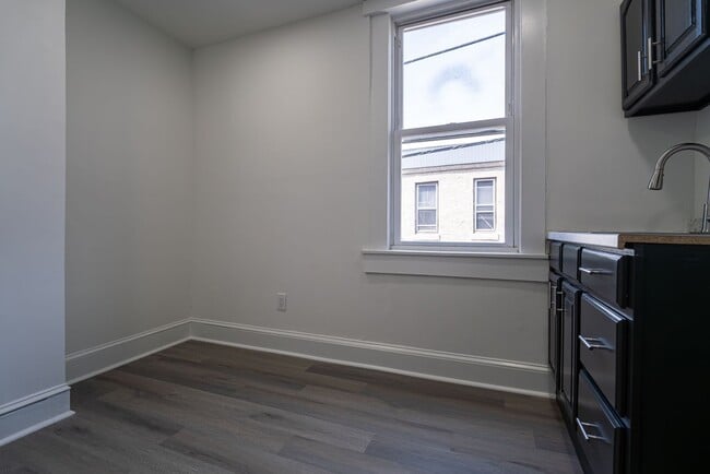 Building Photo - 2410 Wharton St