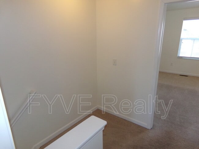Building Photo - 467 Westgreen Ln