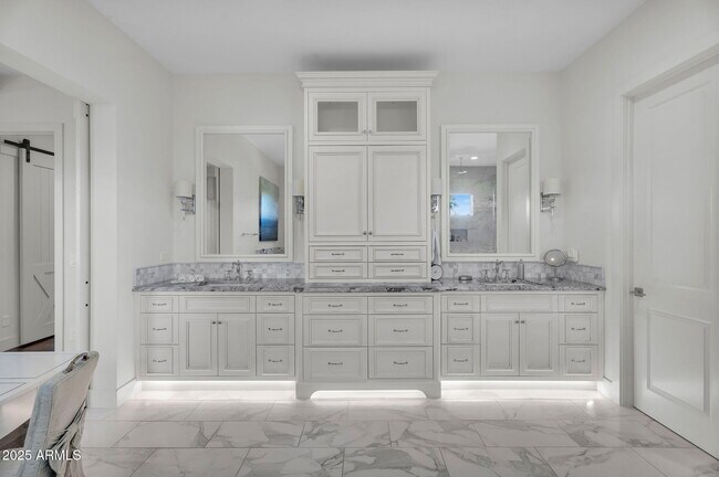 Building Photo - 3507 North 39th Pl