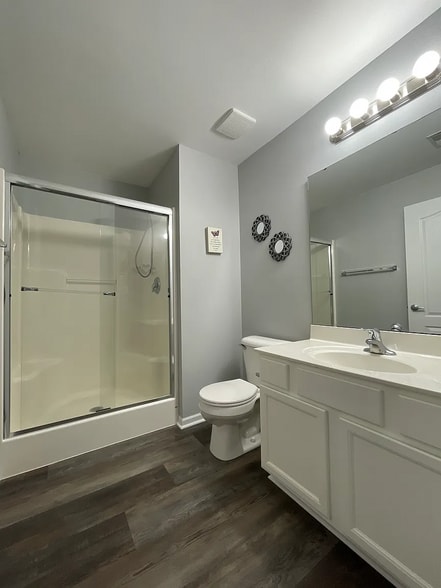 Building Photo - 2133 Welsh Dr