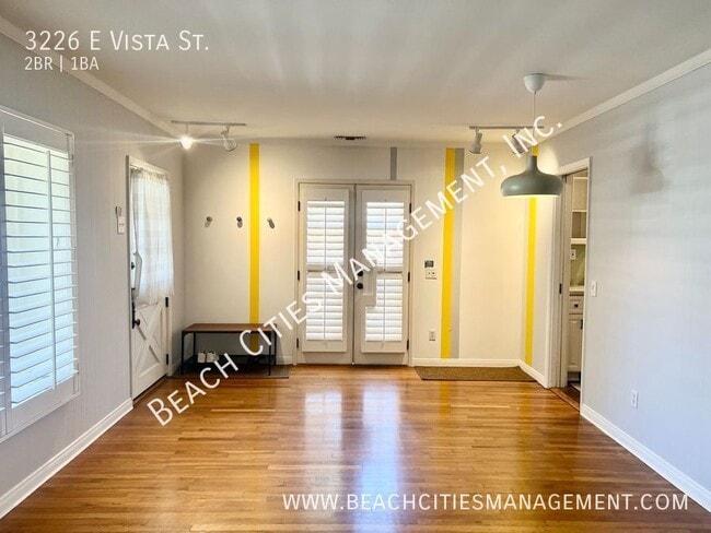 Building Photo - 3226 E Vista St