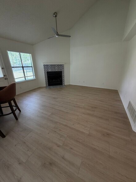Building Photo - 1316 Opal Rd