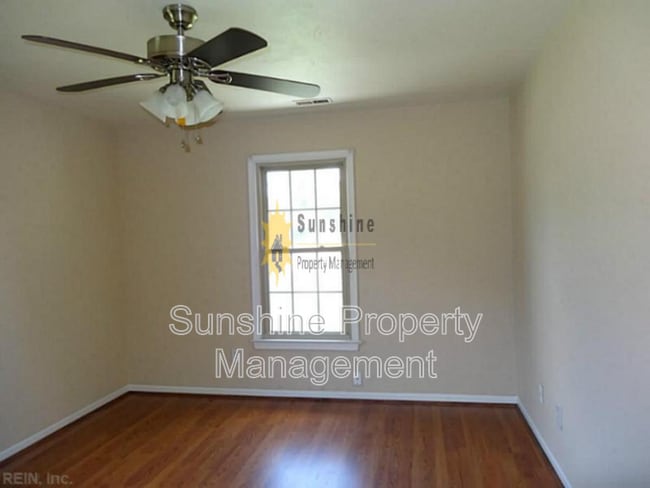 Building Photo - 5049 Reese Dr N