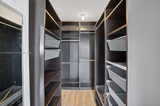 Building Photo - 16565 NE 26th Ave