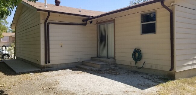 Building Photo - Super cute 3/1.5