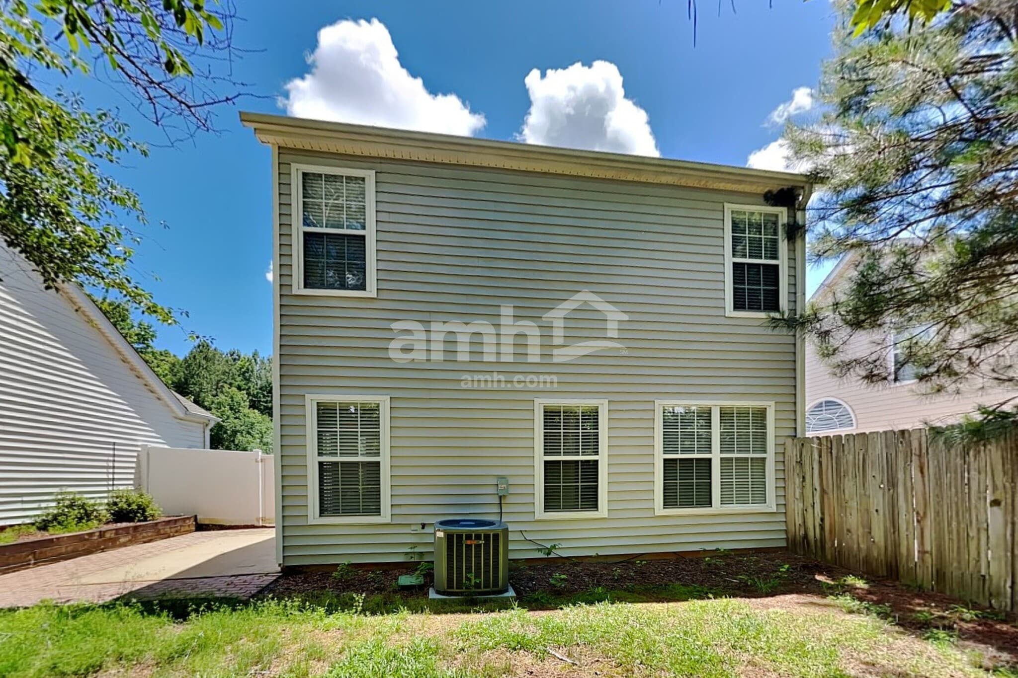 Building Photo - 205 Daventry Way