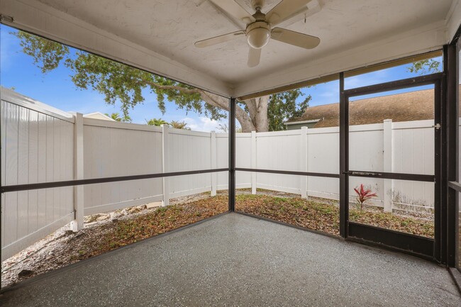 Building Photo - 301 Lakewood Dr