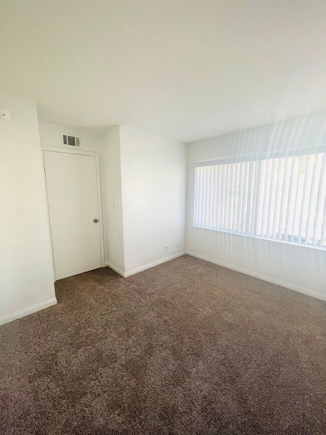 Building Photo - Todd Ranch Condo Welcome to the Todd Ranch Condo, 3-bedroom, 2-bathroom home located in the vibra...